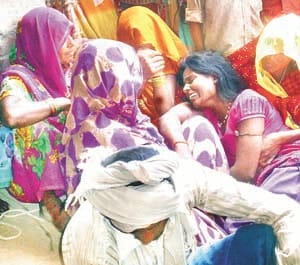suspected death in manjhanpur