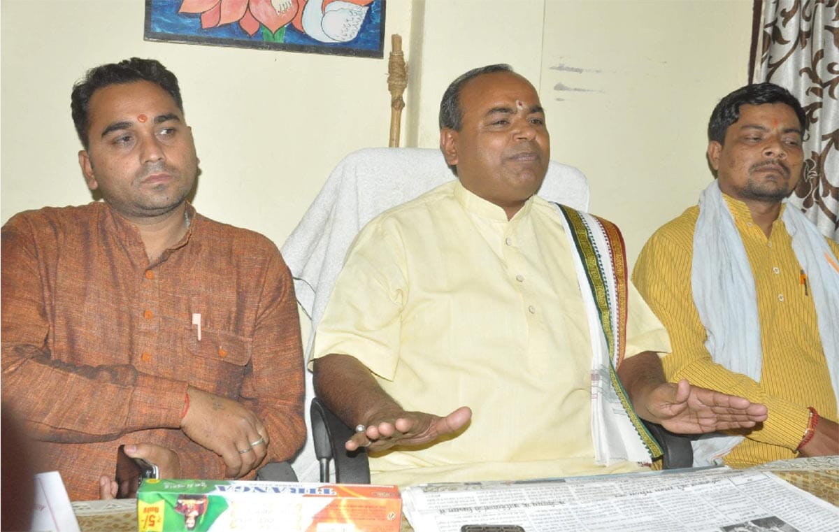vhp leader said madrasa is mint of terrorism