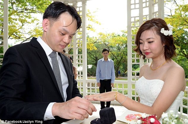 hillarious wedding pics a bride shared