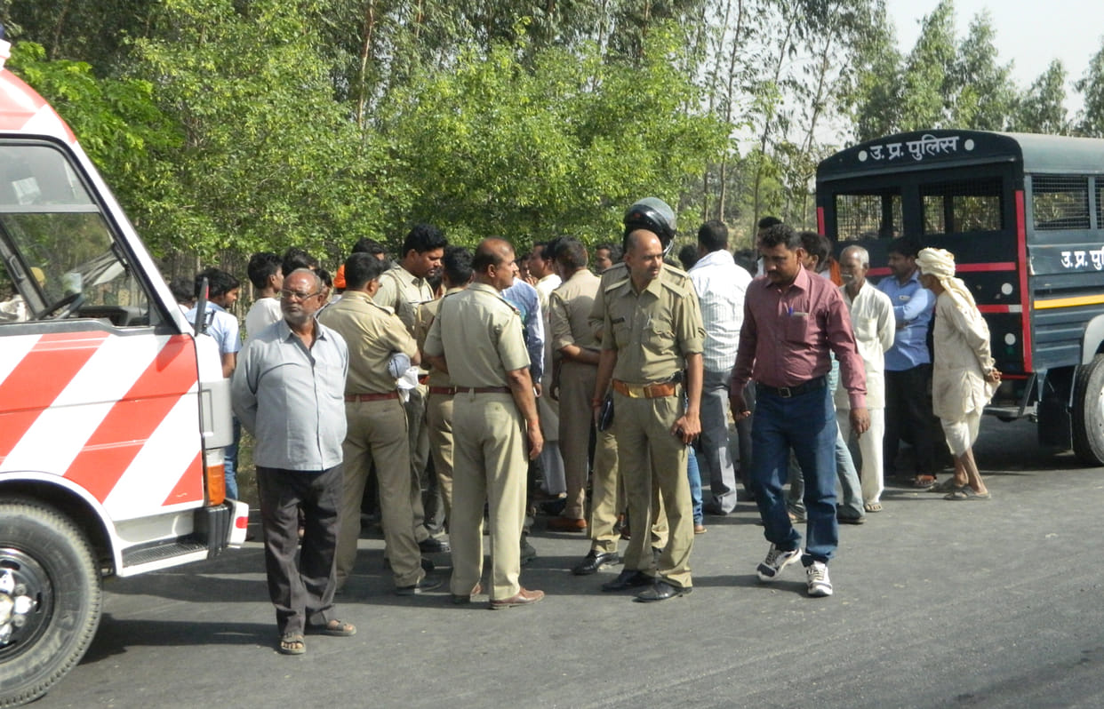 accident on highway, wood trader dead