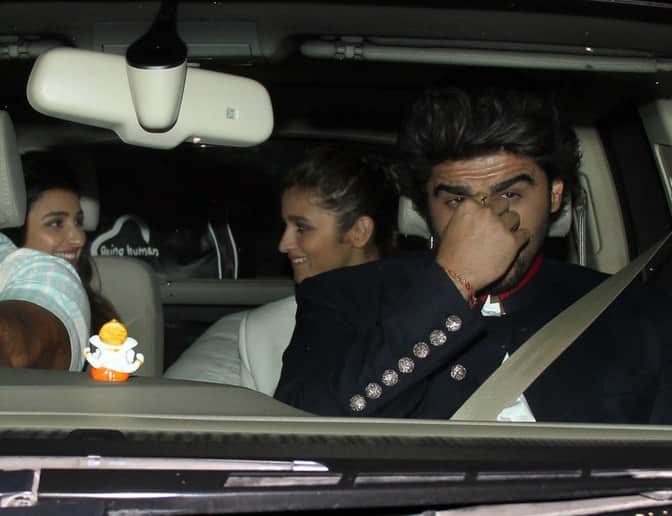  Bollywood party politics: shahid kapoor invited kareena kapoor in party