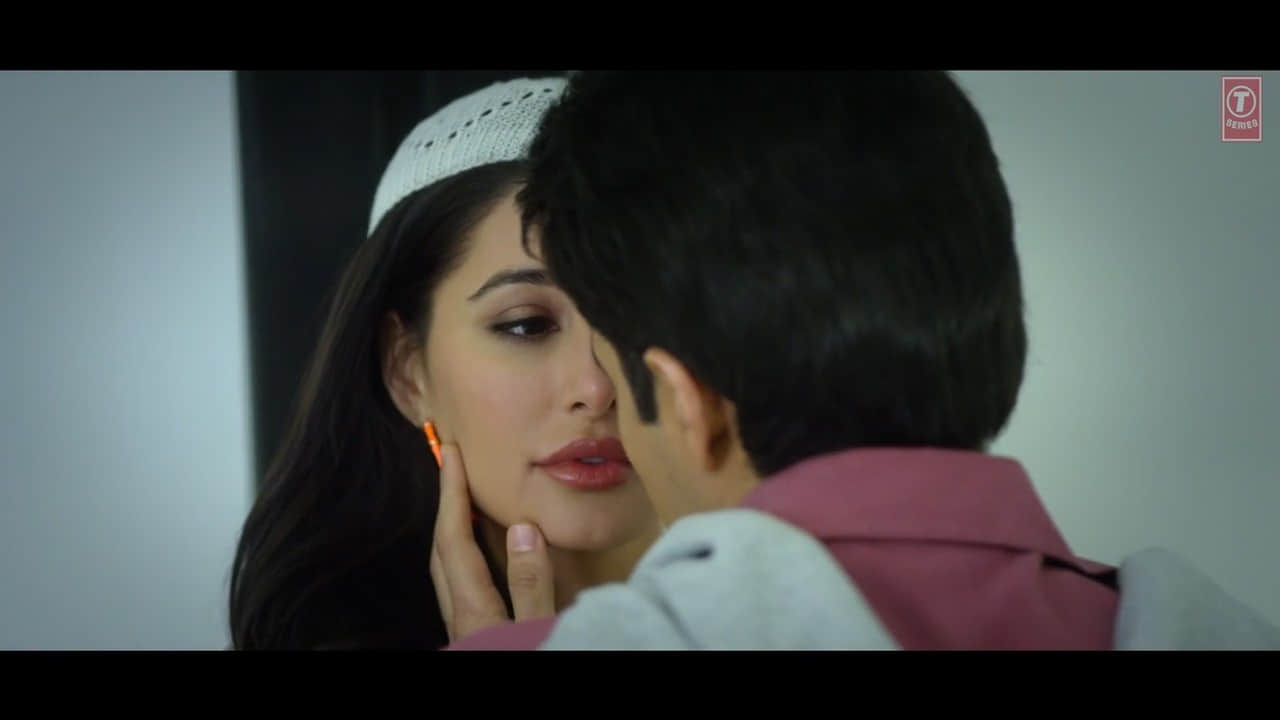 Nargis Fakhri collapses on the sets of Azhar