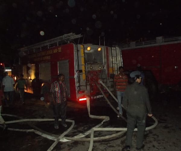 Fire in three villages in lucknow.