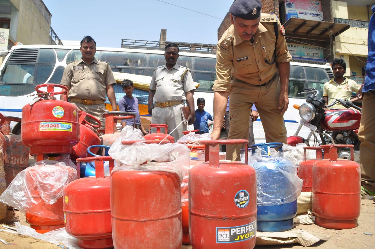 Illegal gas cylinders caught