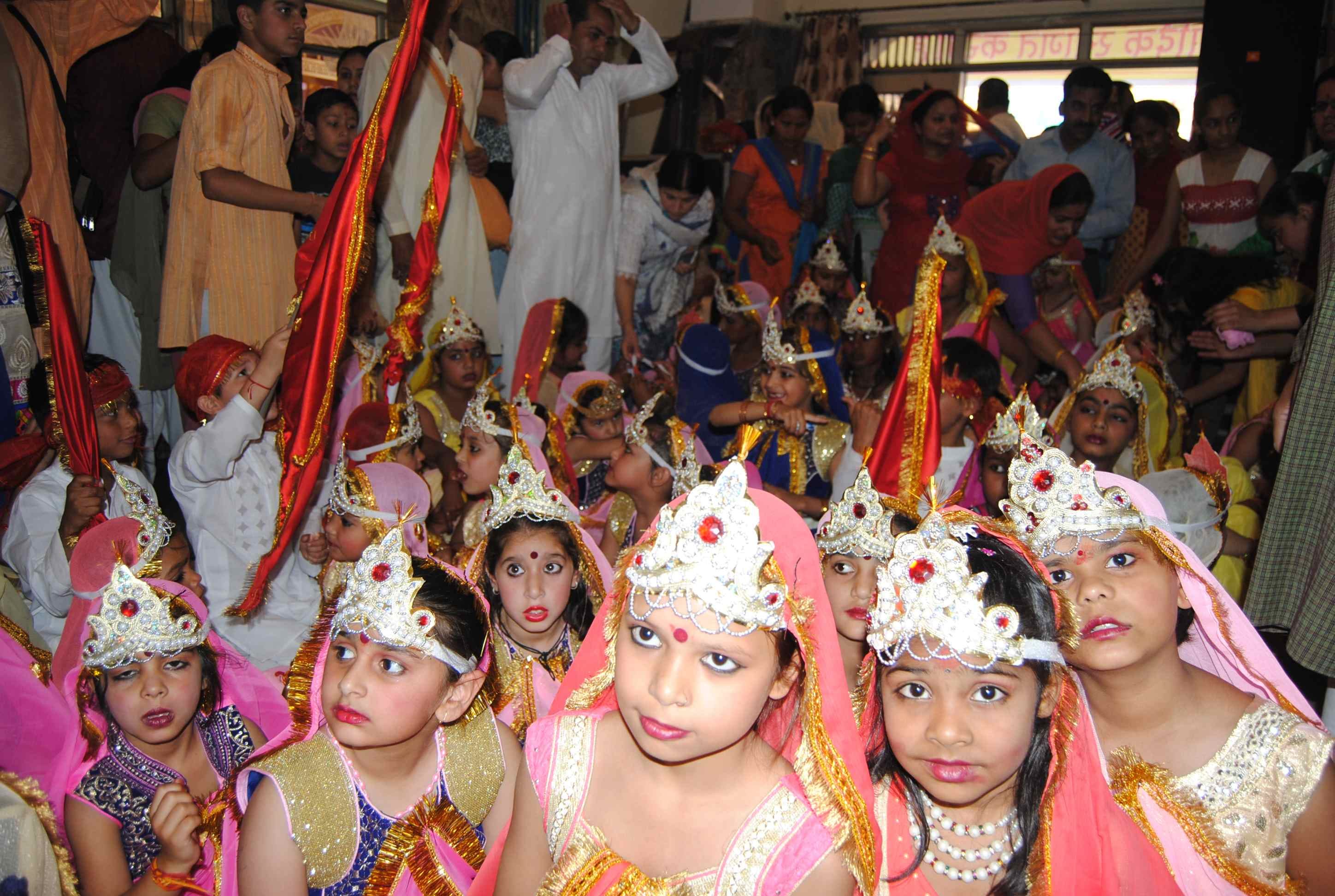chaitra navratri 2019: right method of kanya pujan