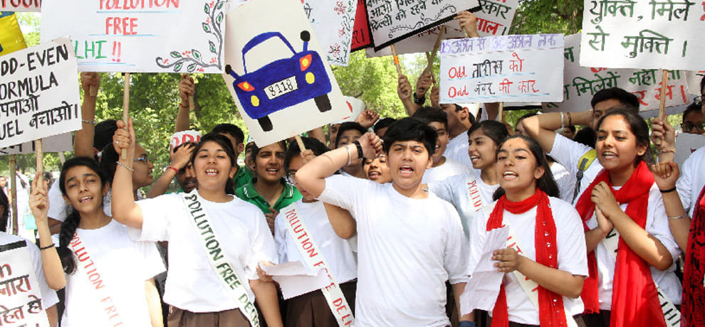Kejriwal gave oath to children for fight pollution