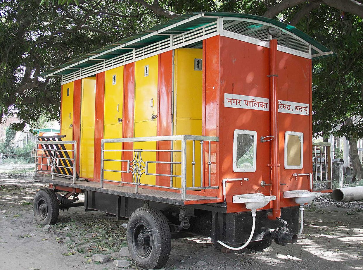 Market to urination People forced to city