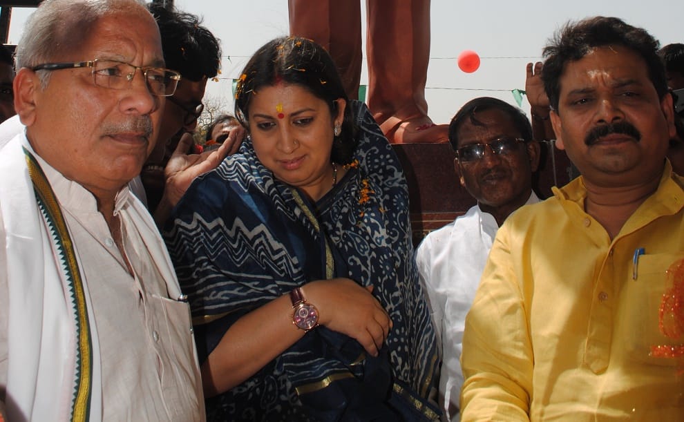 smriti irani to be new face of up bjp