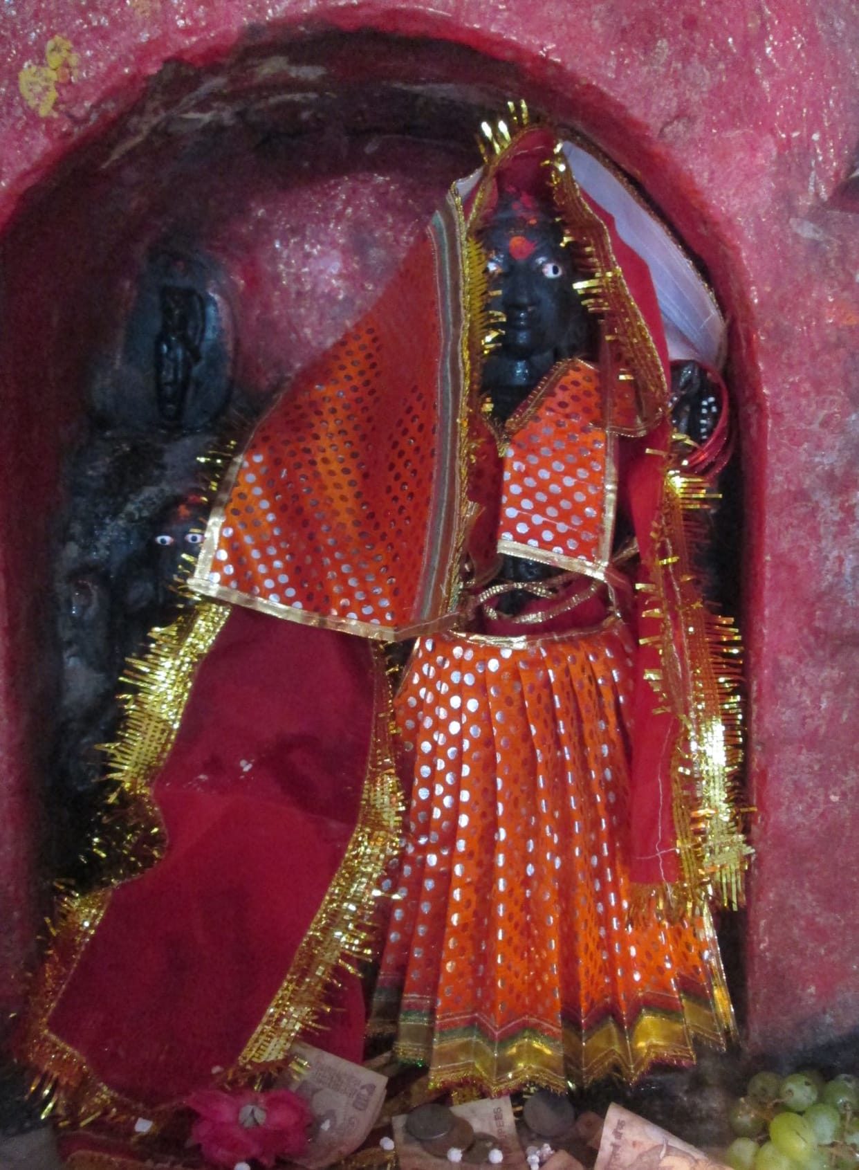 teen sau saal puraana hai maan kaalee ka mandir