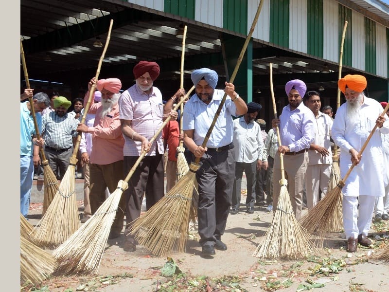 Special cleaning campaign of vegetable mandi launched by Mandi Board 
