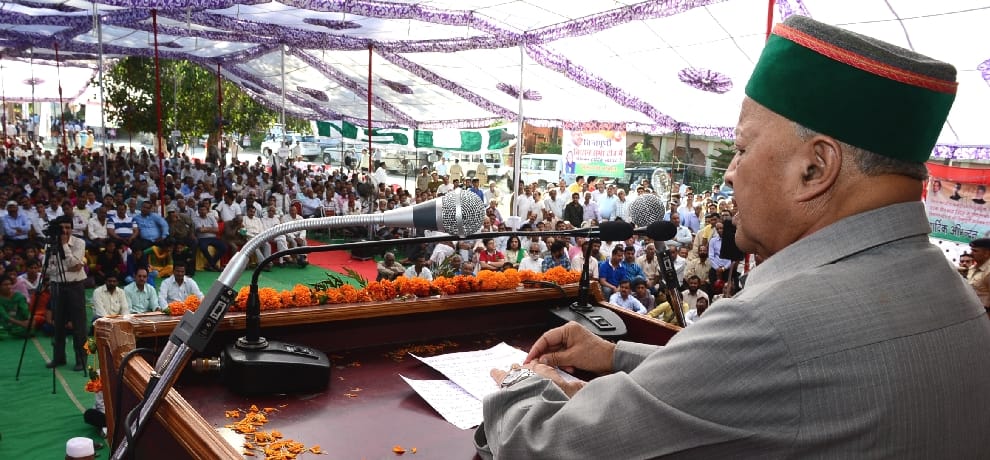  CM Virbhadra singh statement on PK dhumal at Una rally.
