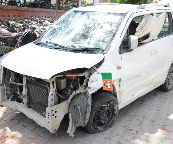 Loader overturns man 's death