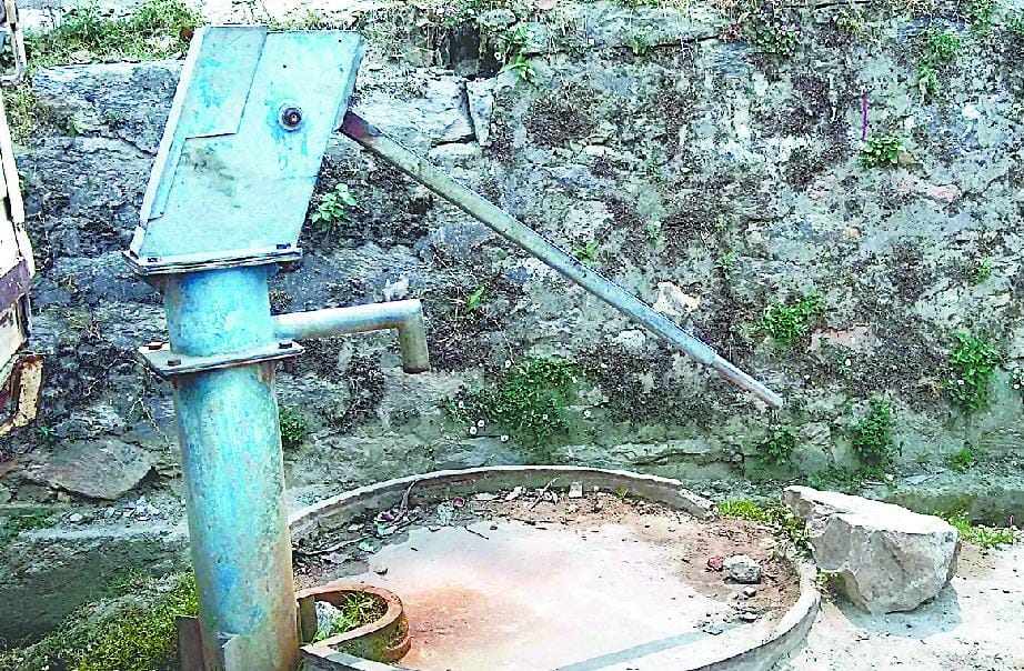 No rain and 13 hand pumps dry
