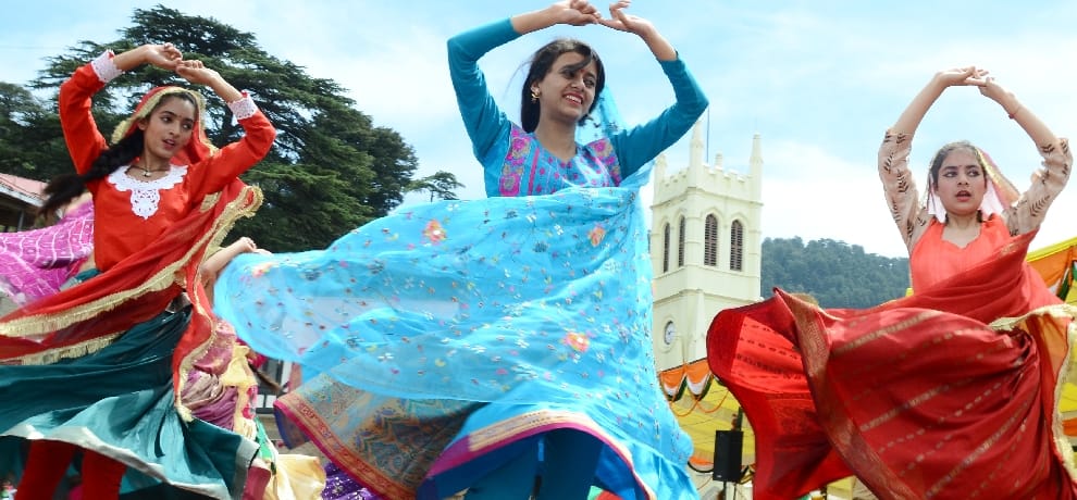  cultural function on Himachal Day, live photos.