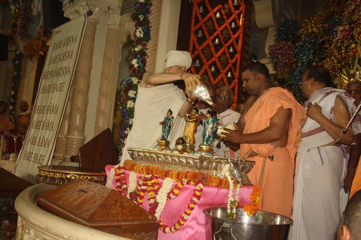 iskon mandir in vrindavan