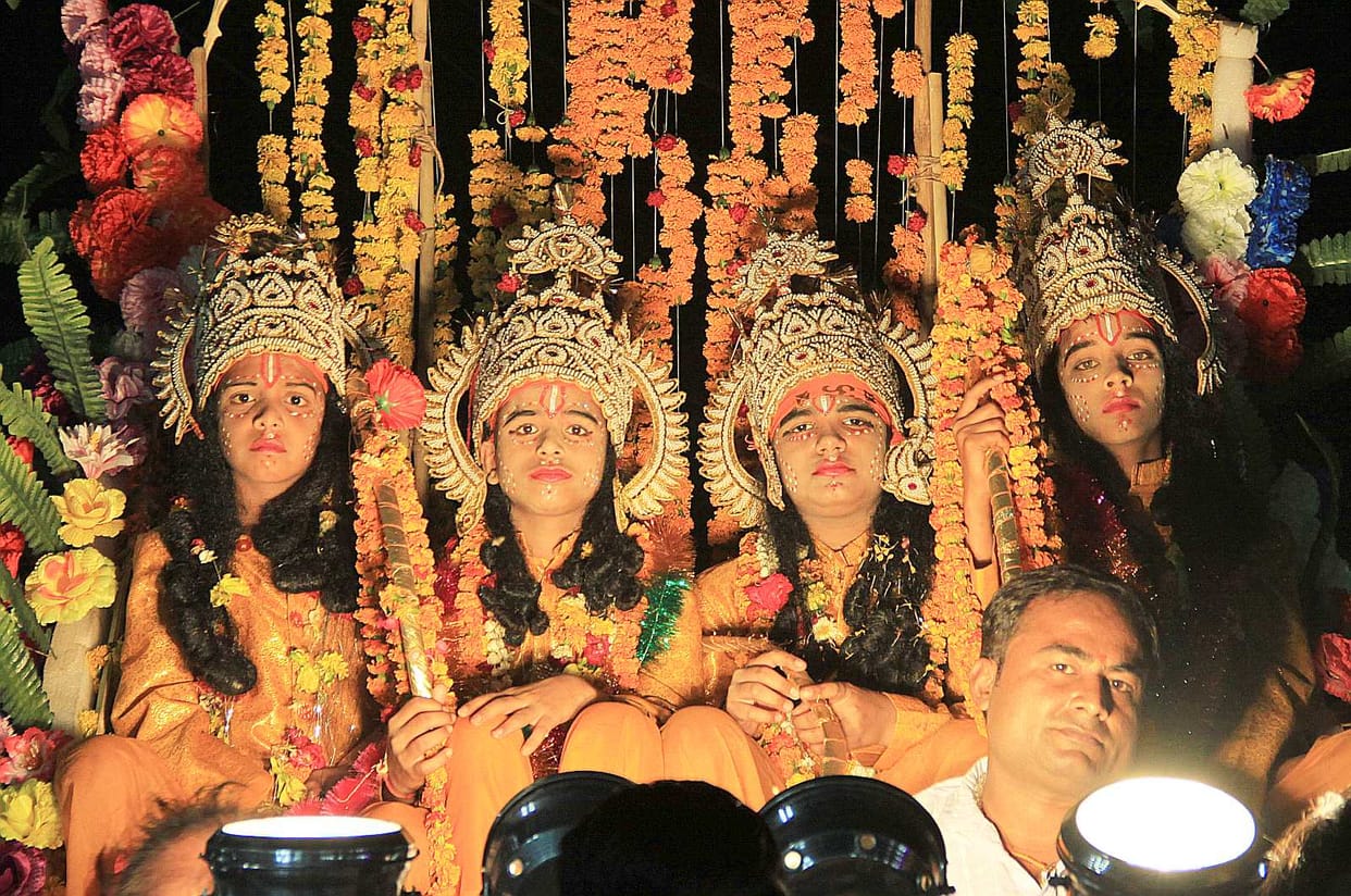 Ramji ride turned out , the whole city of Zomi