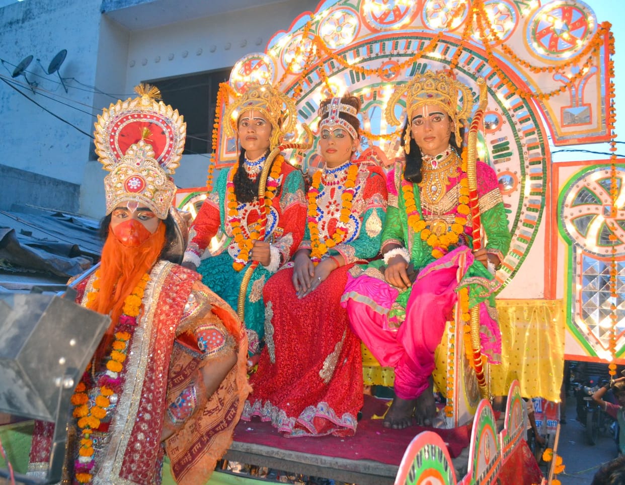  Bhaye appeared, compassionate , Dindyala