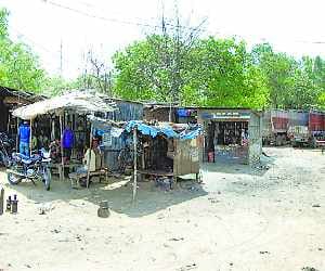 Woven fabric of women's education 40 years ago demolished