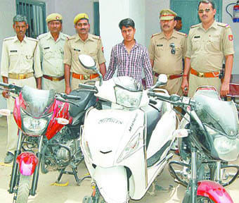 Three thieves caught with stolen vehicles