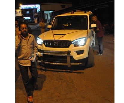 MP son made ruckus at Ganj in Lucknow.