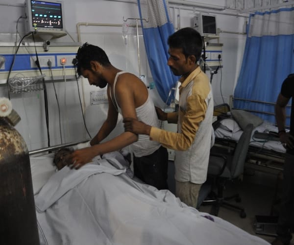 A patient died in zainiss hospital in Lucknow.