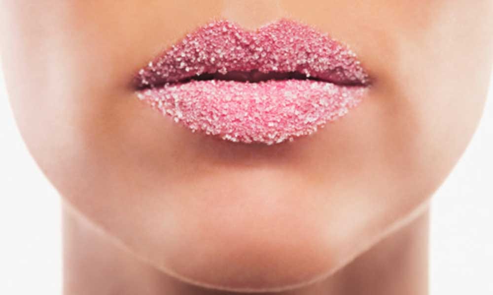 Tips to cure dry lips in summers