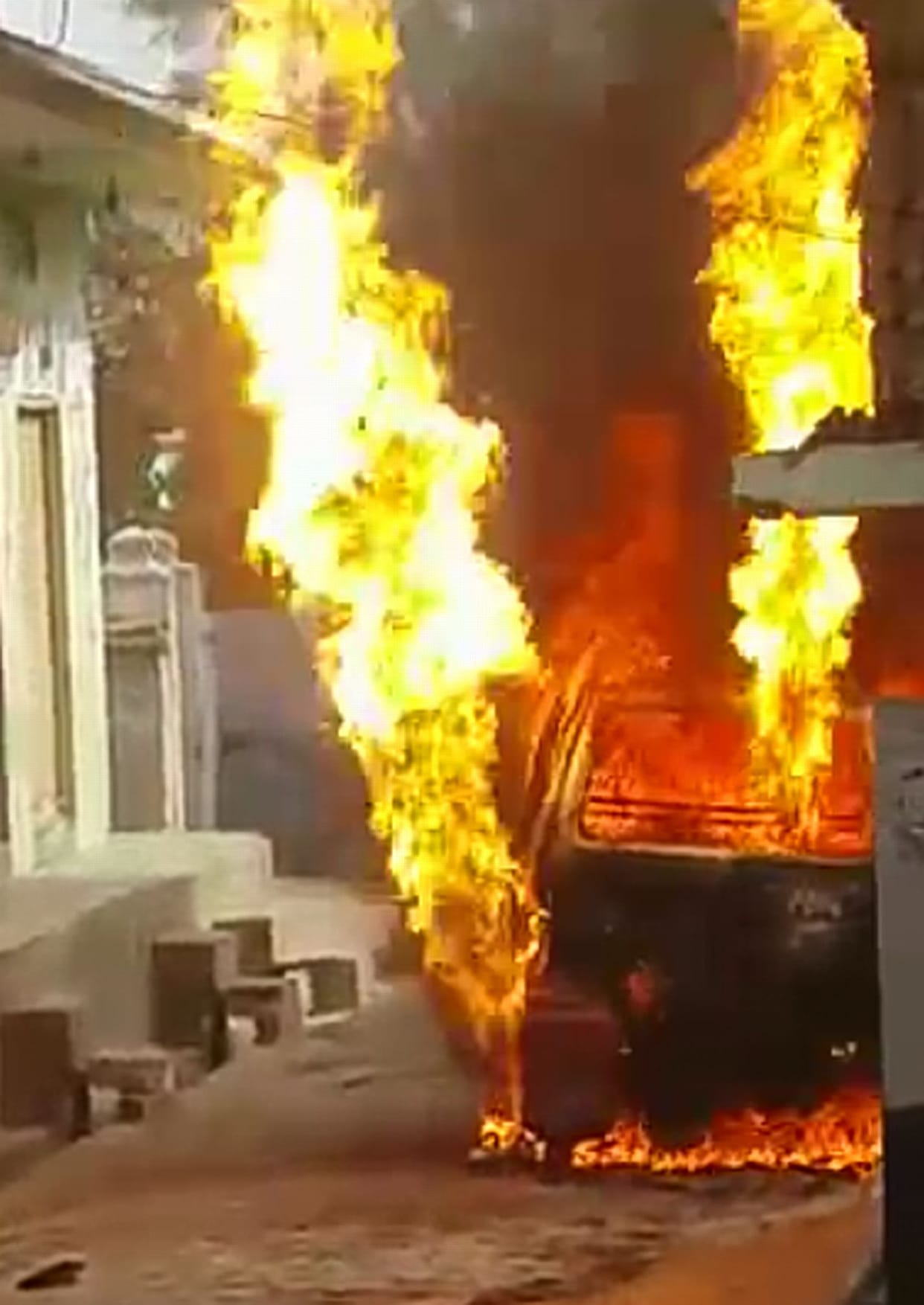 The teenager had been splashed kerosene immolation