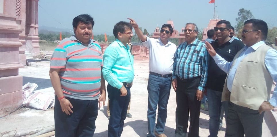 governor arrives Dham Hanuman 