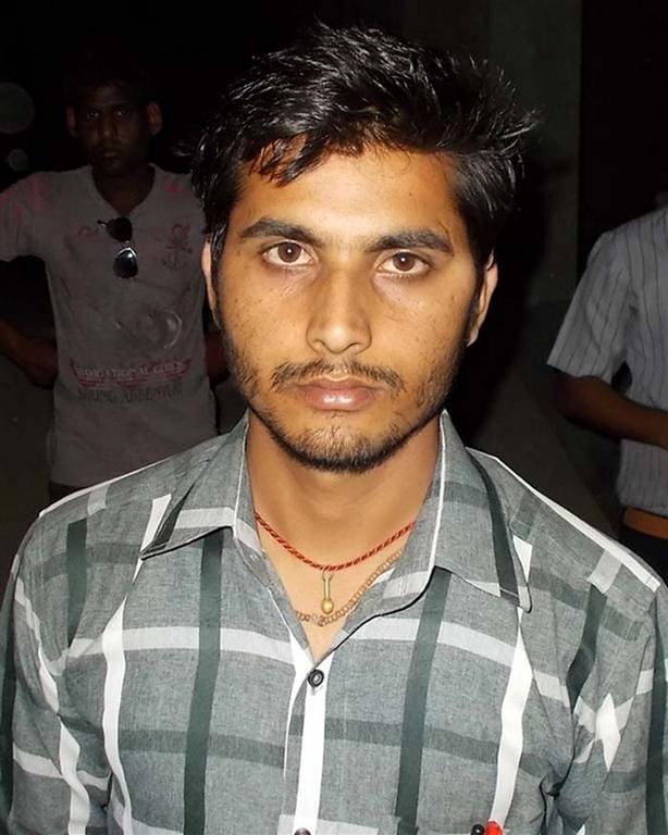 2.84 lakh looted from finance company employee