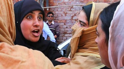 security forces firing in handwara