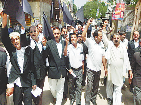 lawyers got angry due to government intolrence