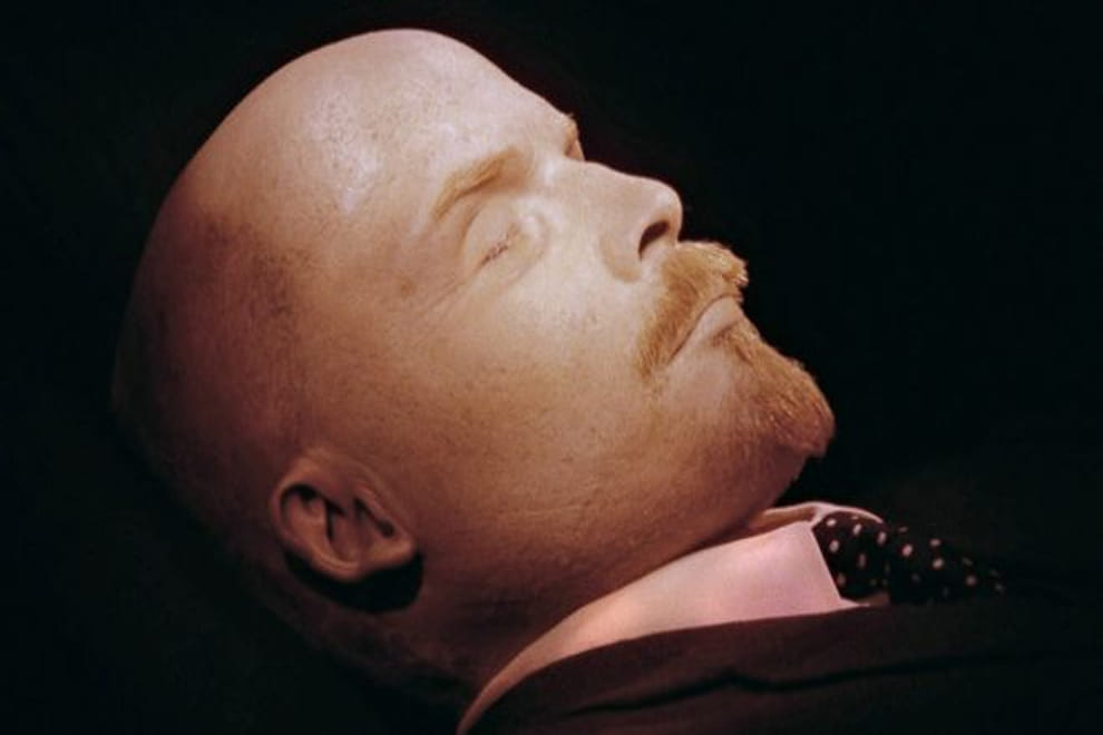 russia spend 2 lakh dollar for lenin body preserving