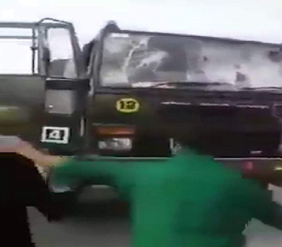 कश्मीर घाटी में बवाल