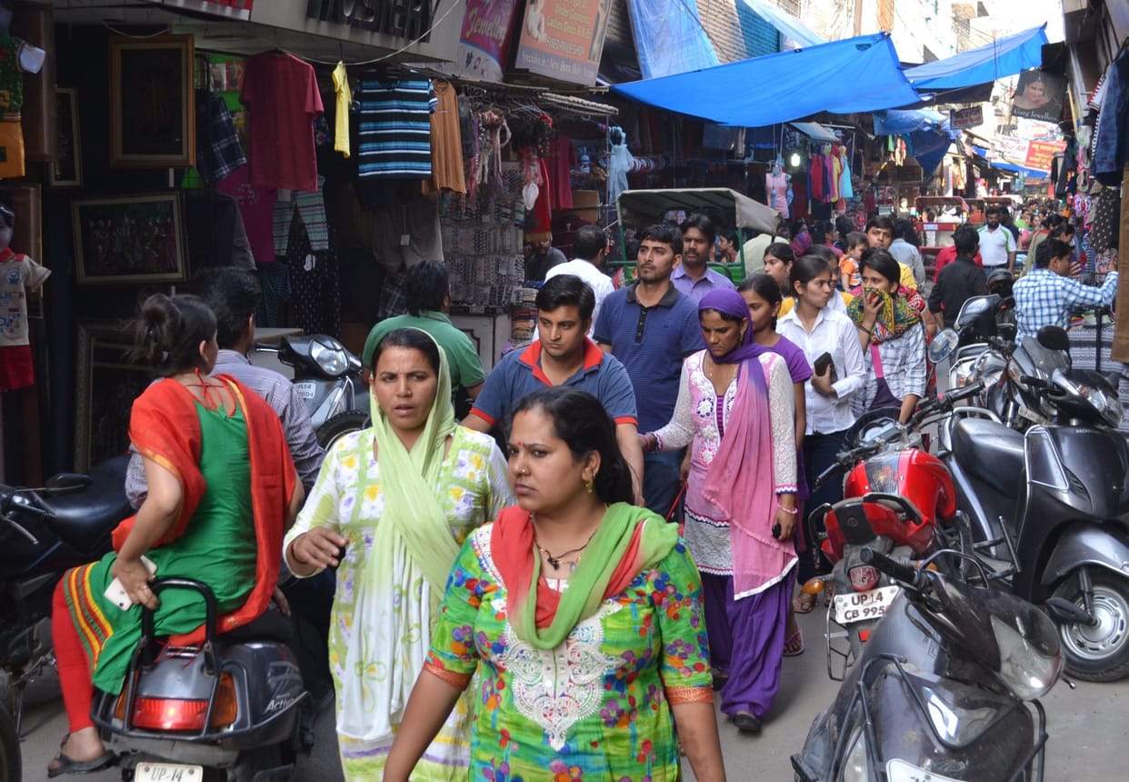 There are toilets in the city's main markets