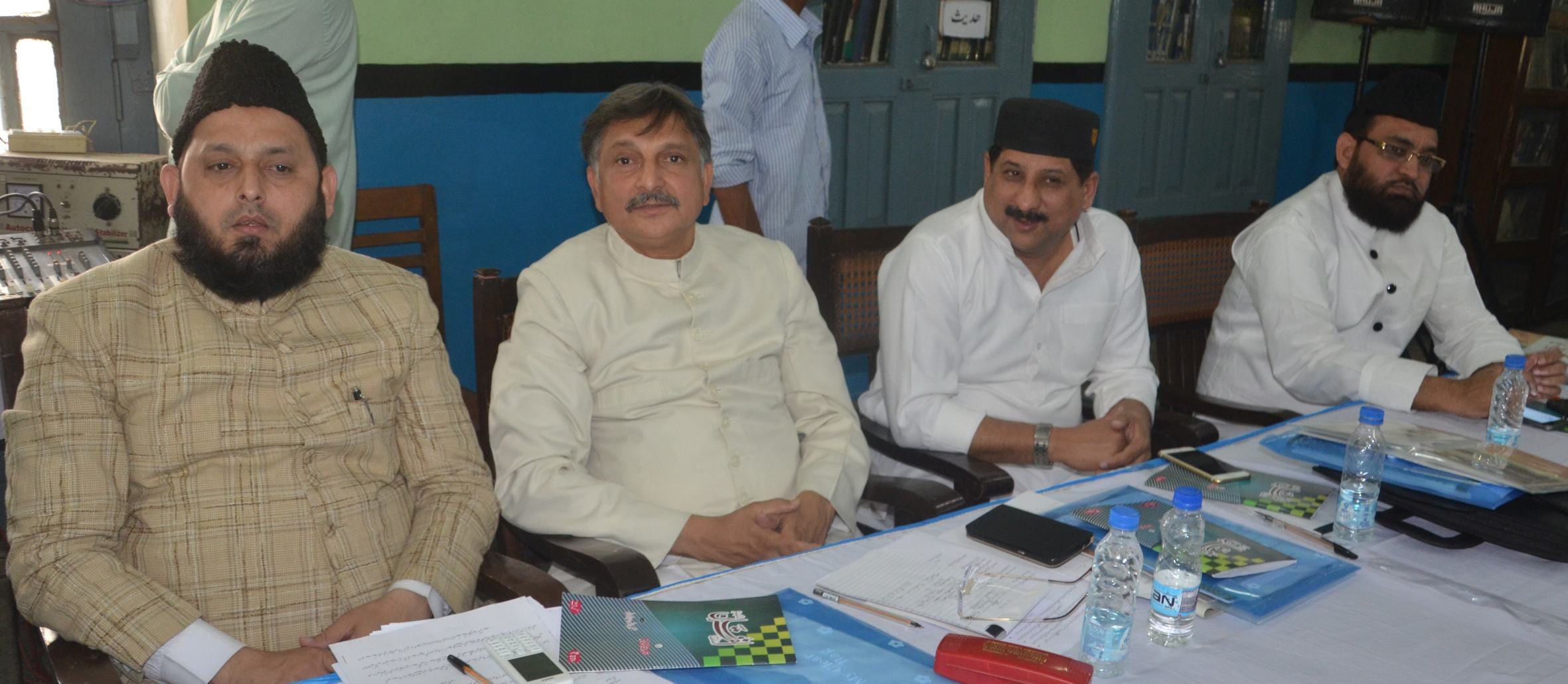 asaduddin owaisi attends muslim law board meeting