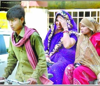 Temperature across 42 digree, people scorched from heat wave 
