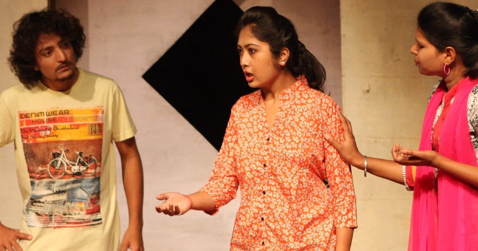 play, punjab kala bhawan, theatre festival, ant haazir ho, meerakant, harmanpal, chandigarh