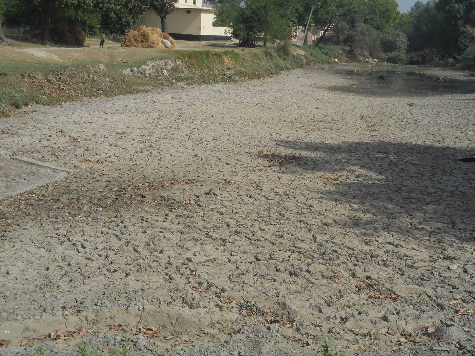 going to jail in front of farmers facing drought in Gorakhpur