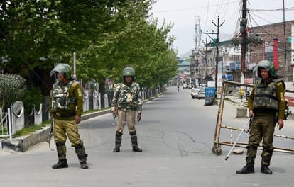 terrorist attack in srinagar sunday mid night 