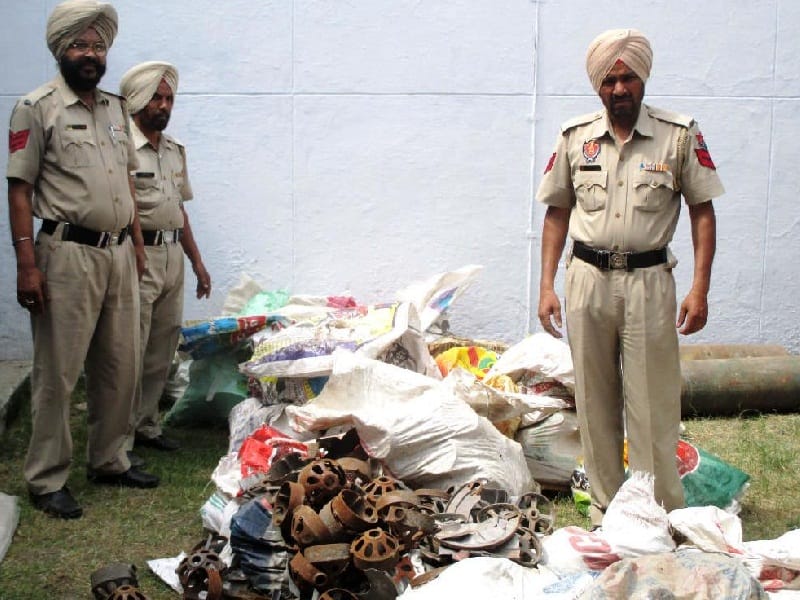 thief arrest, batala thief arrest, gang two member arrest, batala, amritsar 