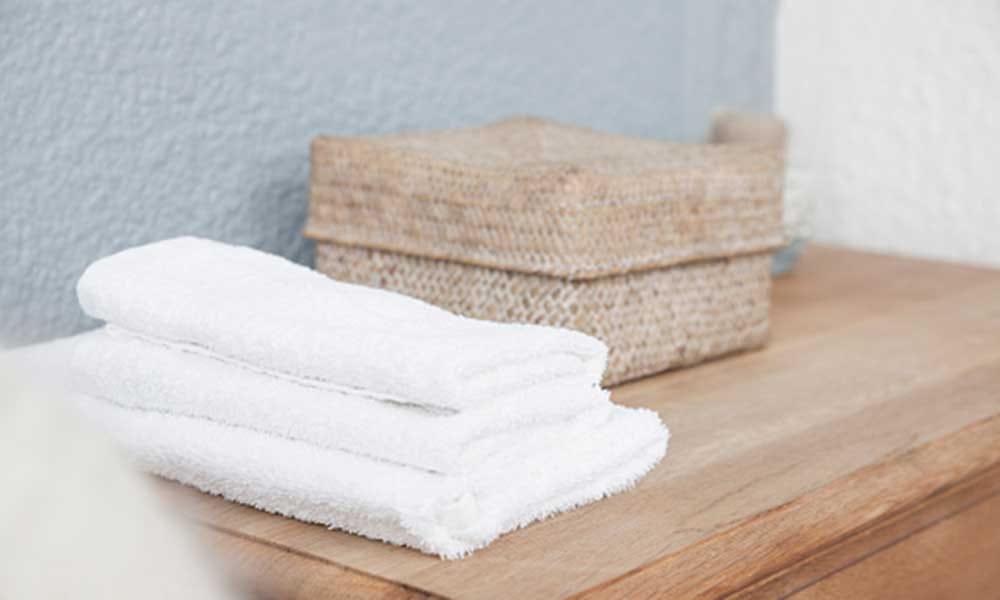 if you dont have press then remove wrinkles on clothes with this ways
