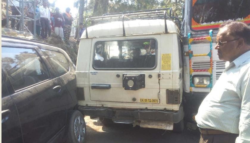 almora truck accident
