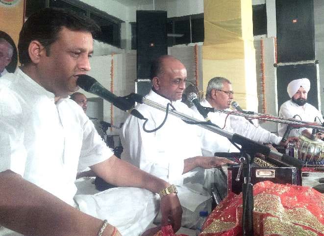 bhajan sandhya, vinod aggarwal, gaushala trust, panchkula