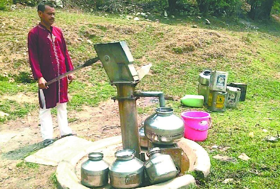 Berinag engaged in hand-drying