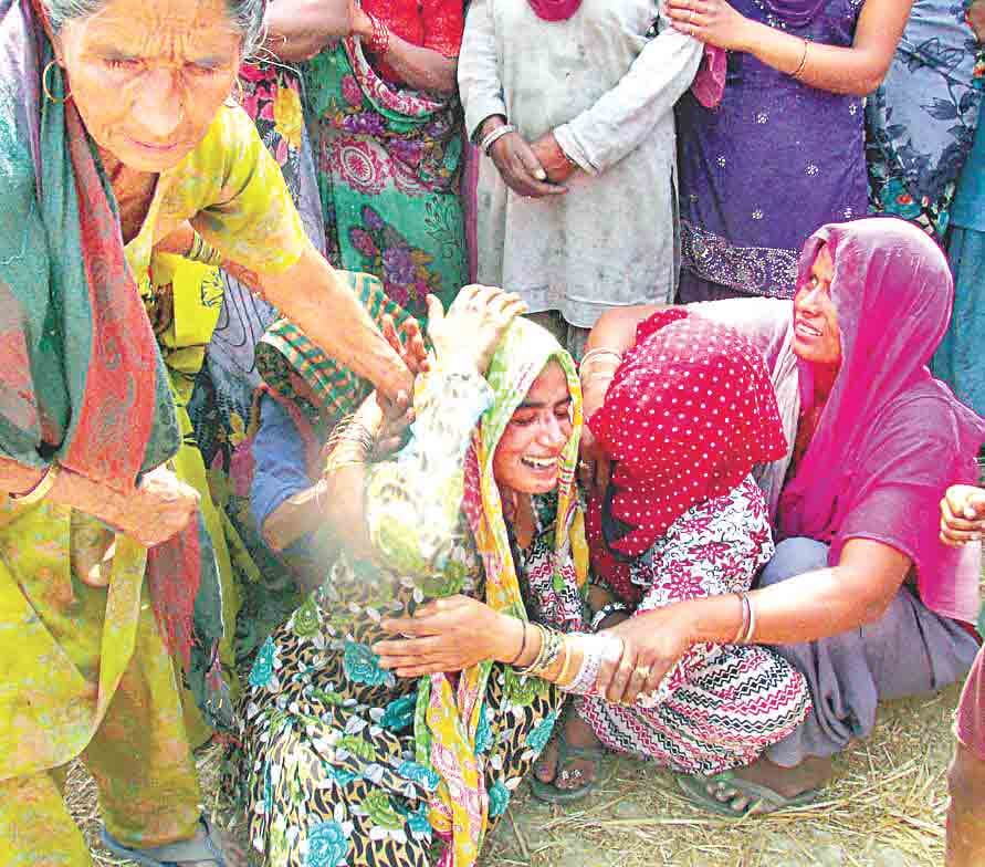 wife killed, tries to set fire