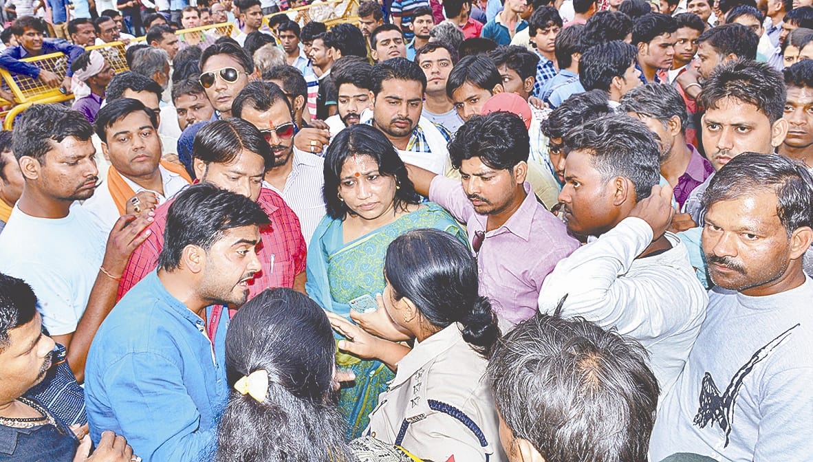 protest in nai ki mandi thana