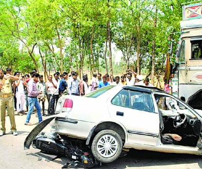 A student died in a accident in Barabanki.