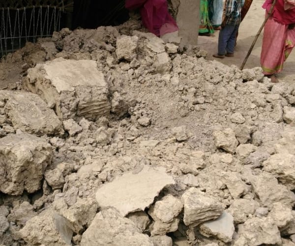 Two died in a wall collapse in Balrampur.