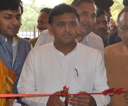  Akhilesh Yadav shows disappointment over govt schools.