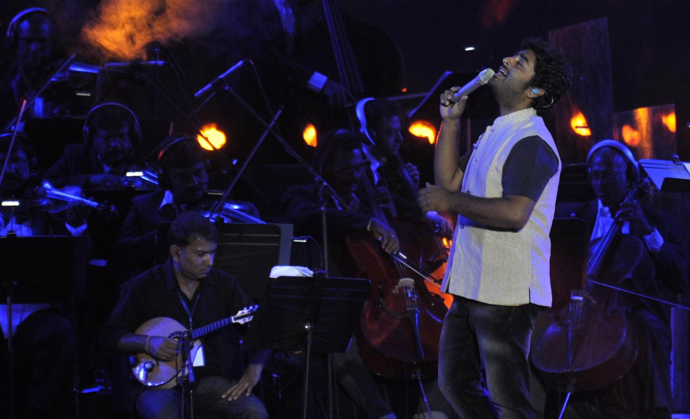 viral video of an angry arijit singh at a concert